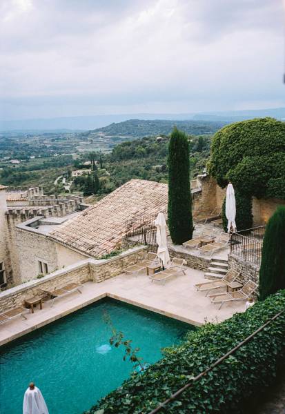 Officiant de cérémonie bilingue près de Cavaillon dans le Vaucluse