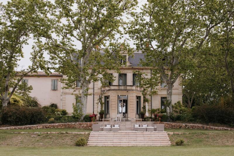 Wedding officiant in Aix en Provence and South of France