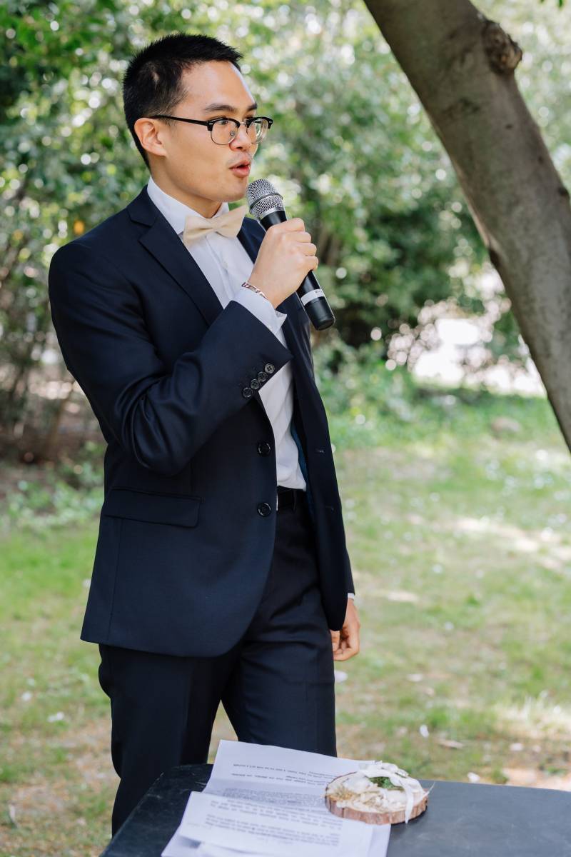 Qui peut parler pendant une cérémonie laïque?