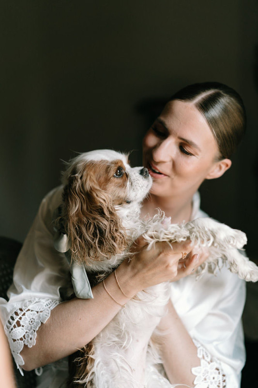 Quel officiant choisir pour une cérémonie laïque bilingue en anglais vers Marseille dans le 13?