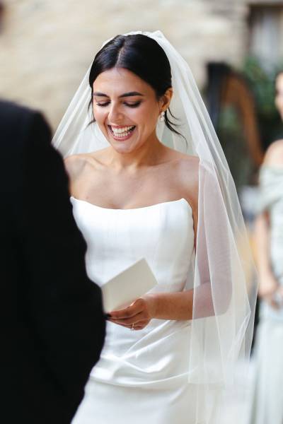 Who can officiate a wedding in France?