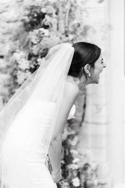 Who can officiate a wedding in France?