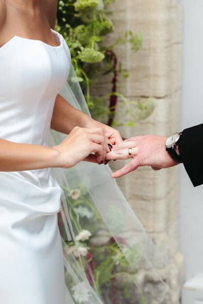 Organiser un mariage en France à distance