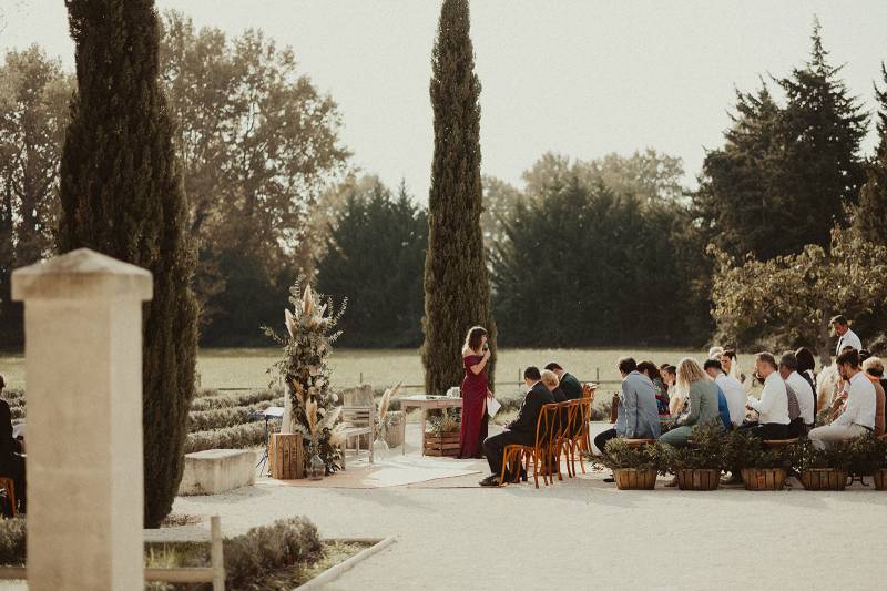 Comment commencer une cérémonie laique?
