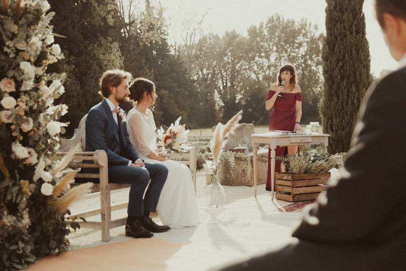 Officiant de cérémonie laïque bilingue vers Aix en Provence dans les Bouches du Rhône
