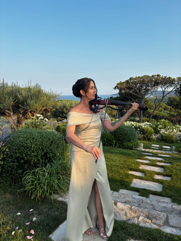 English speaking wedding celebrant Saint Tropez