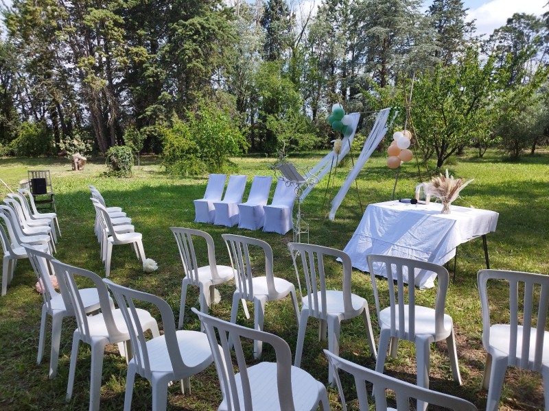 Trouver un officiant pour un baptême laïque vers Marseille