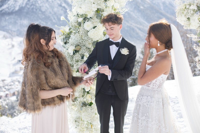 Officiant bilingue pour une cérémonie laïque vers Megève et ses environs (74)
