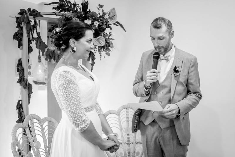 Une cérémonie de mariage spirituel dans l'Hérault avec le rituel des quatre éléments