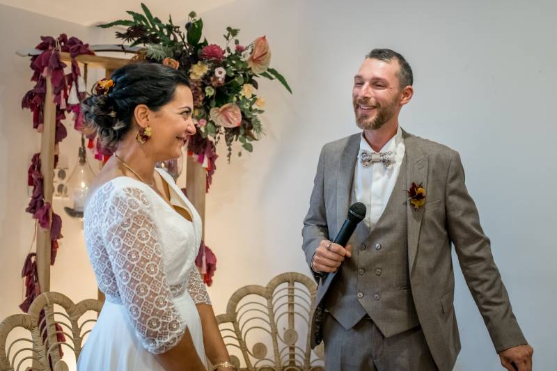 Une cérémonie de mariage spirituel dans l'Hérault avec le rituel des quatre éléments