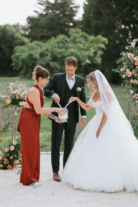 Bilingual wedding celebrant in Provence