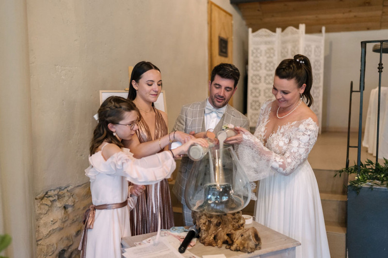 Cérémonie laïque en Provence, au Mas d'Arvieux, vers Tarascon, Angélique et Alban