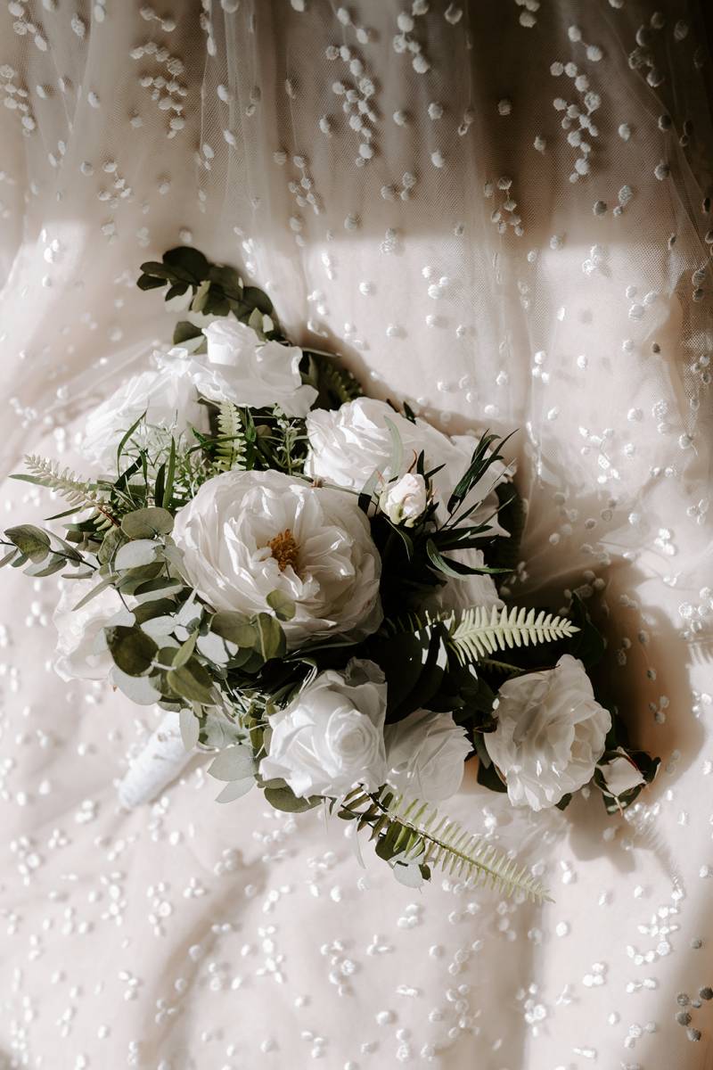 Un elopement aux Baux de Provence: découvrez la cérémonie de mariage intime en Anglais d'Allie & Davis!