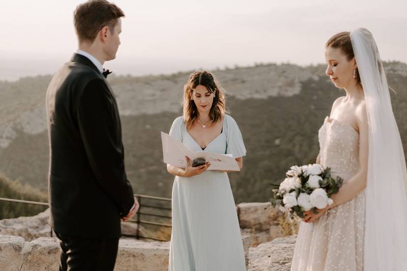 Wedding celebrant in Saint Rémy de Provence