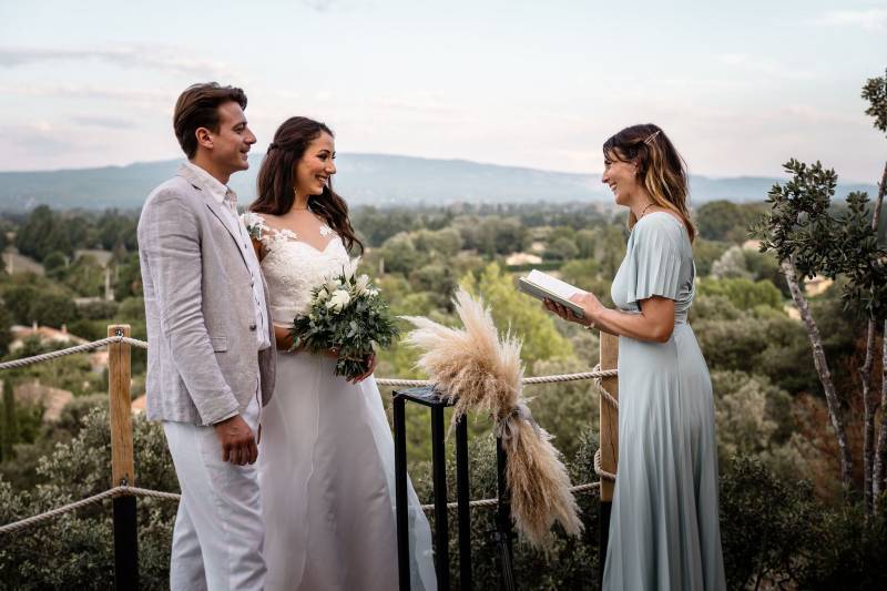 Officiant de cérémonie bilingue anglais vers Nice et ses environs dans le 06