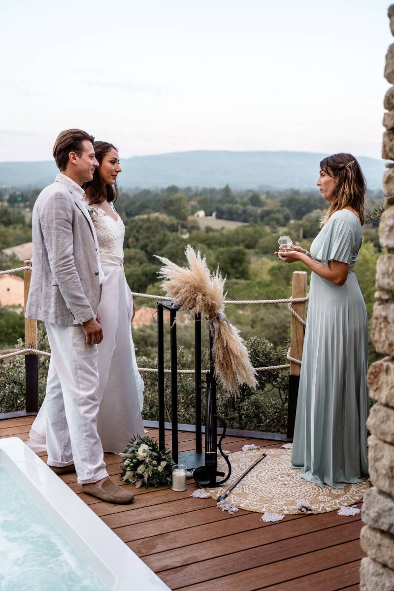 Officiant de cérémonie bilingue anglais vers Nice et ses environs dans le 06