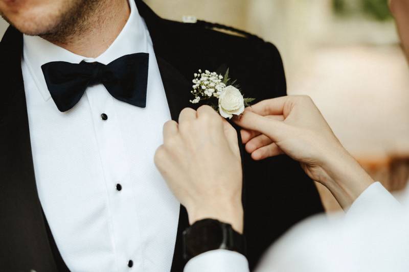 Wedding celebrant near Avignon in Provence (South of France)