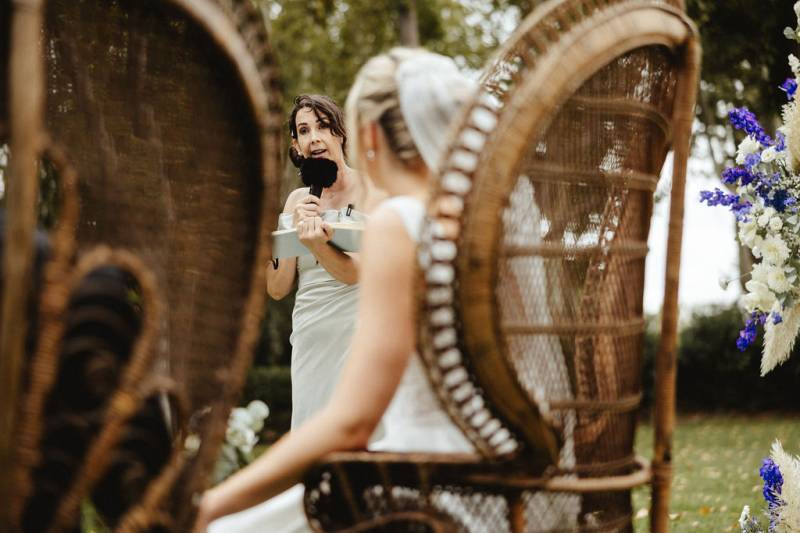 Wedding celebrant near Avignon in Provence (South of France)