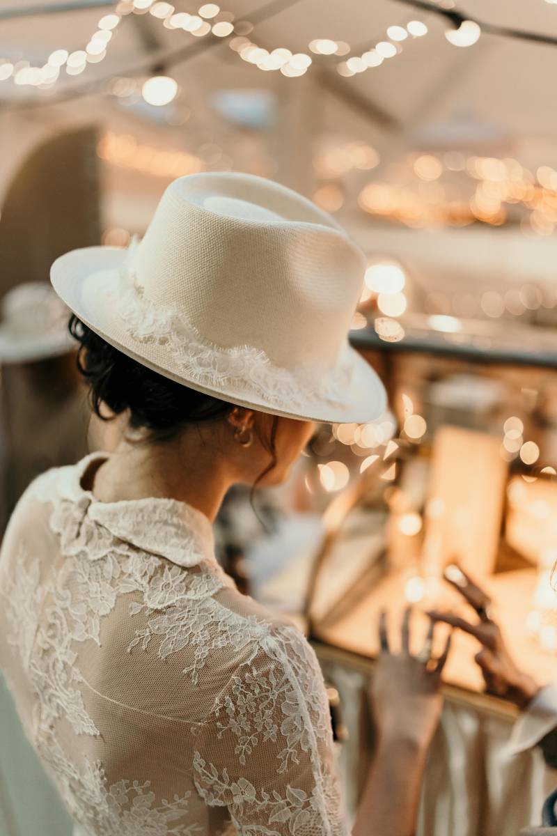 Quels sont les tarifs pour une cérémonie de mariage laïque en Provence?