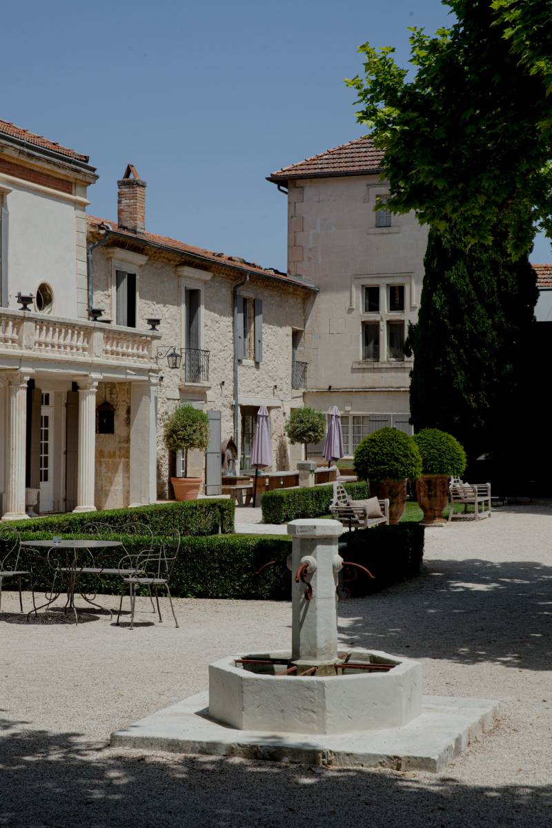 Officiant de cérémonie laïque vers Tarascon en Provence
