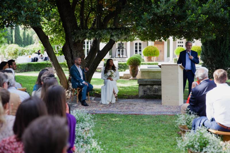 Qui peut célébrer une cérémonie de mariage laïque?