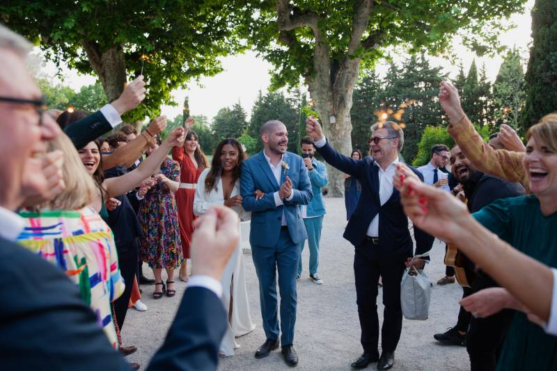 Comment se déroule une cérémonie de mariage laïque?