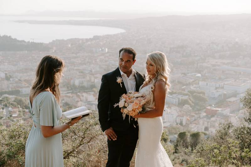 Officiant de cérémonie laïque bilingue vers Cannes et ses environs dans les Alpes Maritimes