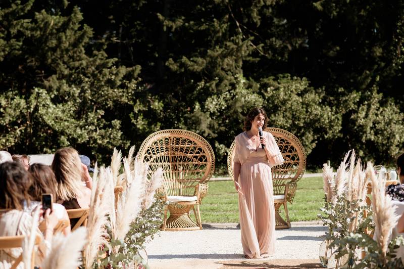 Contacter un officiant de cérémonie laïque bilingue Toulon