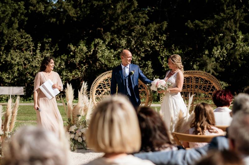 English speaking officiant Toulon