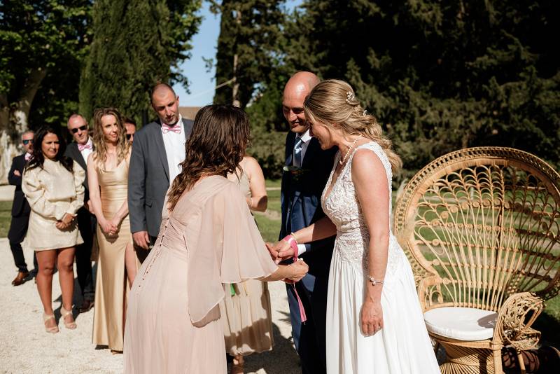 Cérémonie laïque avec un officiant dans le Var