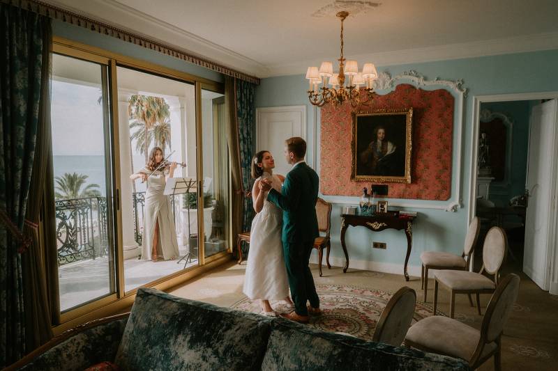 Côte d’Azur wedding celebrant and violinist for luxury destination weddings