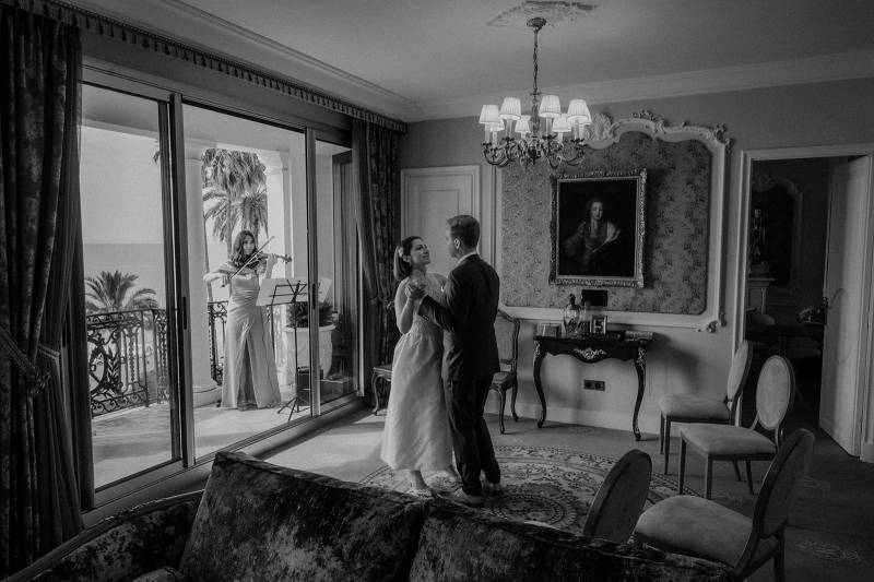 Côte d’Azur wedding celebrant and violinist for luxury destination weddings