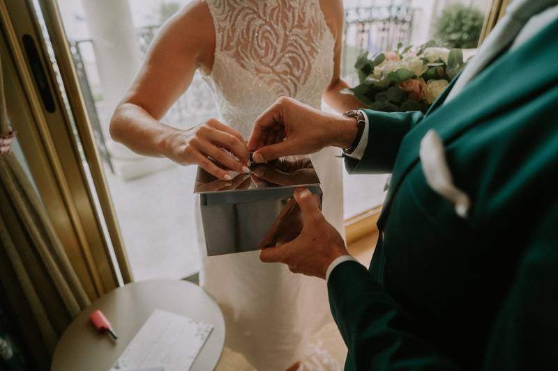 wedding officiant on the French Riviera