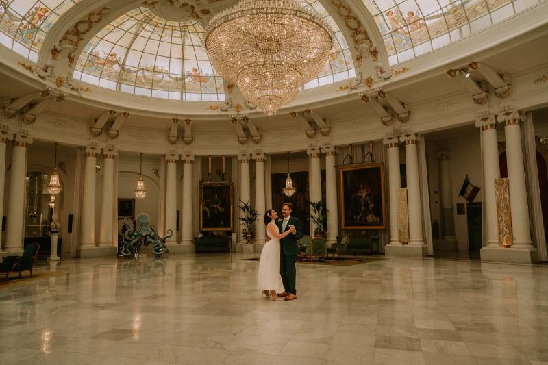 Intimate wedding ceremony at Negresco, Nice: a timeless celebration on the French Riviera