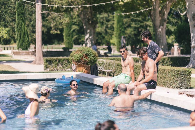 Officiante de cérémonie laïque bilingue vers Nîmes et ses environs dans le 30