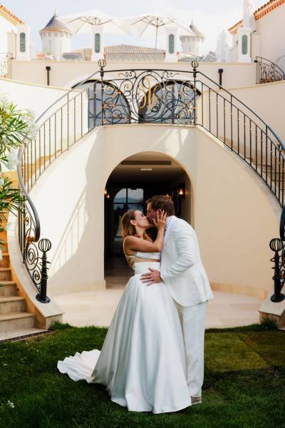 Intimate wedding ceremony in Saint Tropez, Château de la Messardière