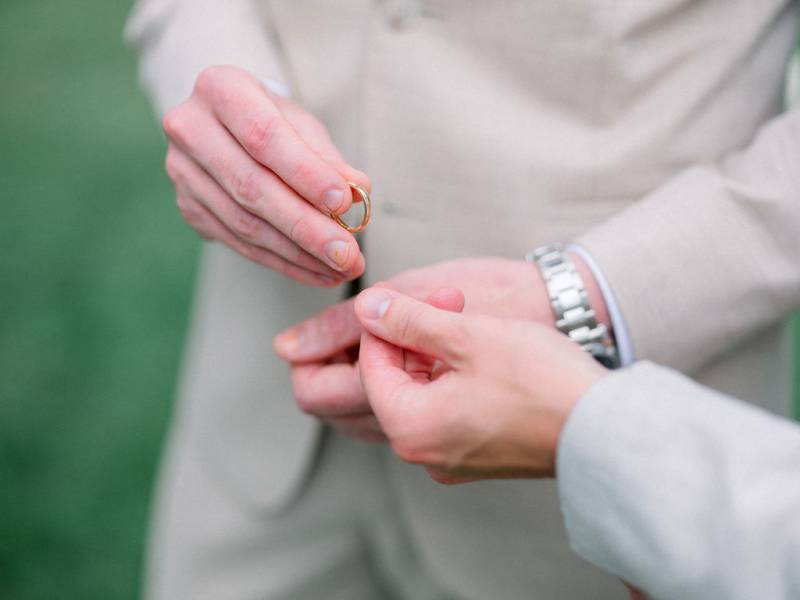 Officiant de cérémonie laïque bilingue sur Antibes (06)