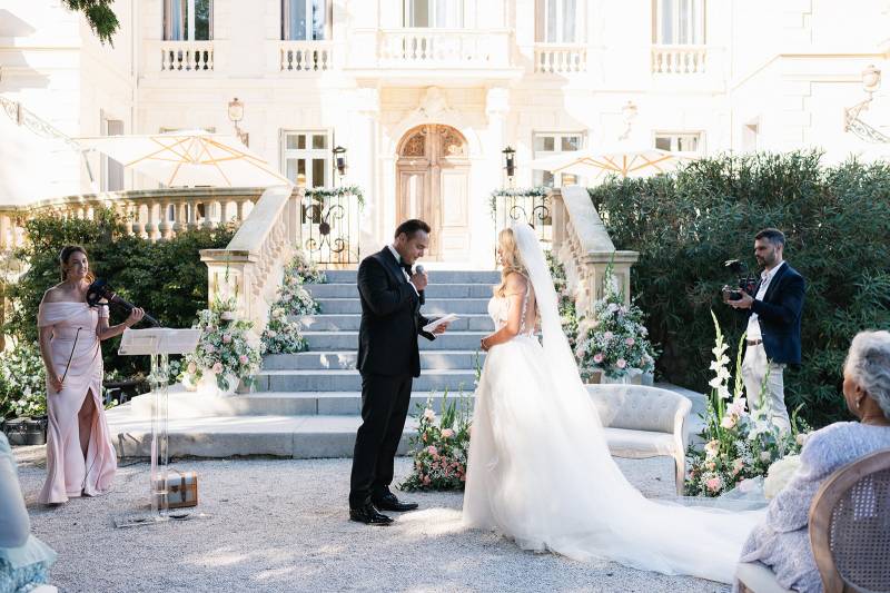 Bilingual wedding officiant on the French Riviera 