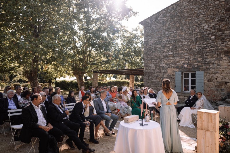 Comment organiser une cérémonie laïque bilingue?