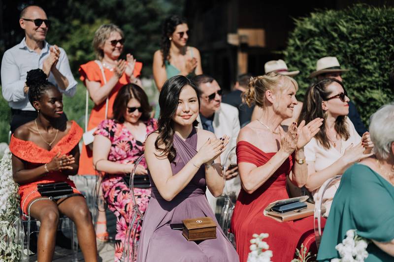 Qui peut participer au rituel du sable?