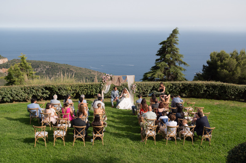 Cérémonie laïque bilingue aux Terrasses d'Eze (06), Anjela et Carlos