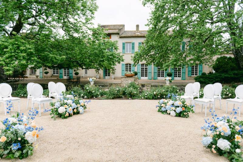 Officiante de cérémonie professionnelle pour un mariage laïque vers Paris