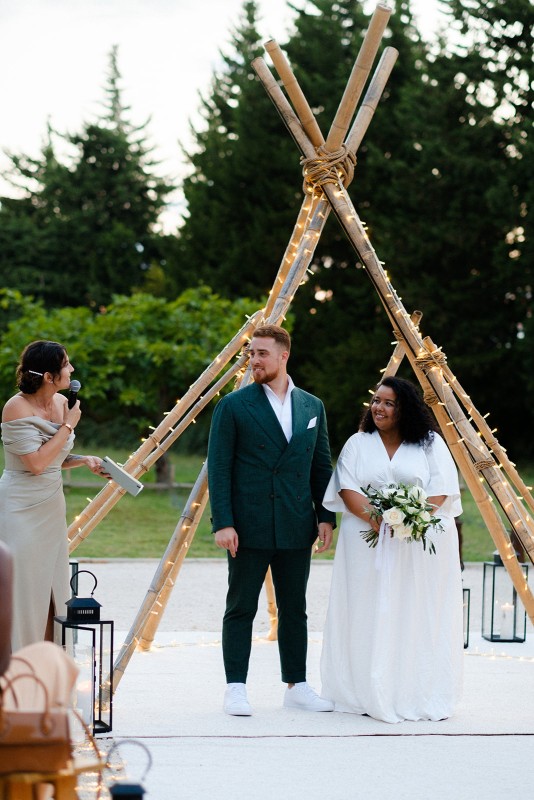 Comment organiser une cérémonie laïque de nuit?