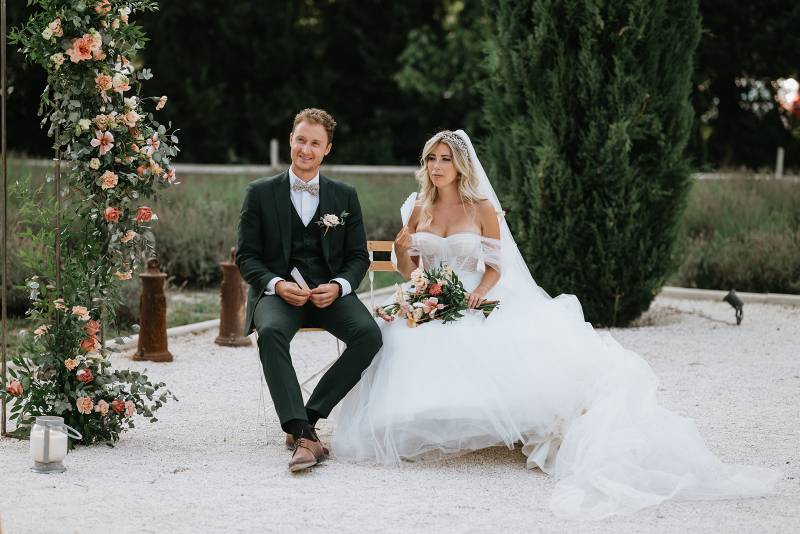 Trouver un officiant pour une cérémonie laïque vers Marseille