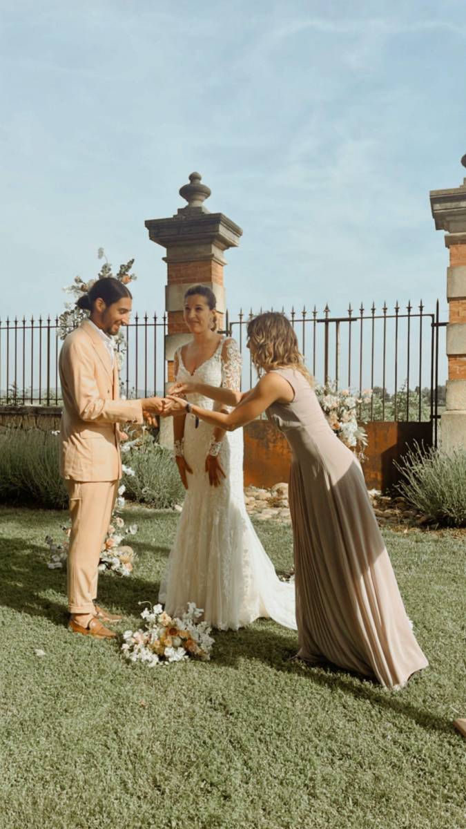 Shooting d'inspiration pour une cérémonie bohème chic de renouvellement de voeux à Lançon de Provence