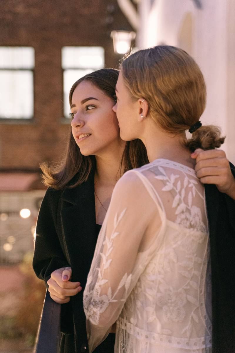Officiante de cérémonie pour mariage gay ou lesbien sur mesure en région Sud!
