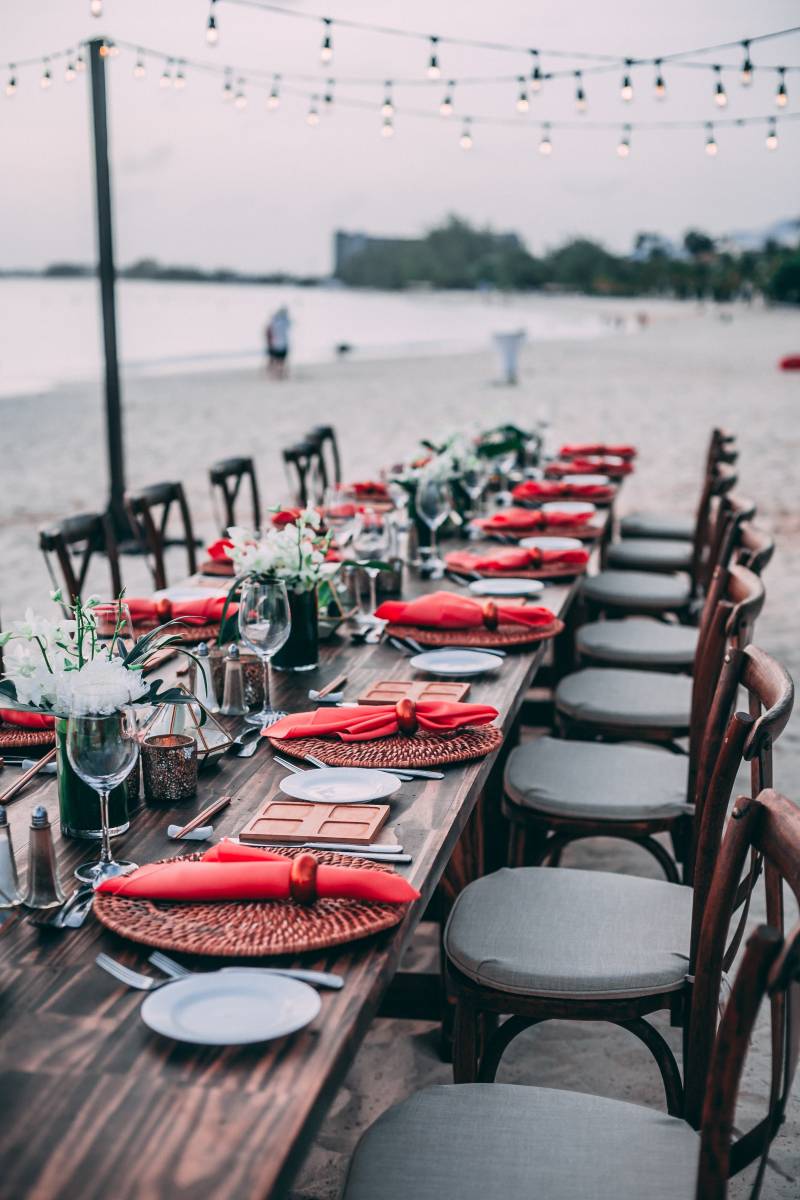 Comment organiser un repas de mariage à la plage?