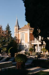 Location de domaine de mariage haut de gamme avec piscine Tarascon
